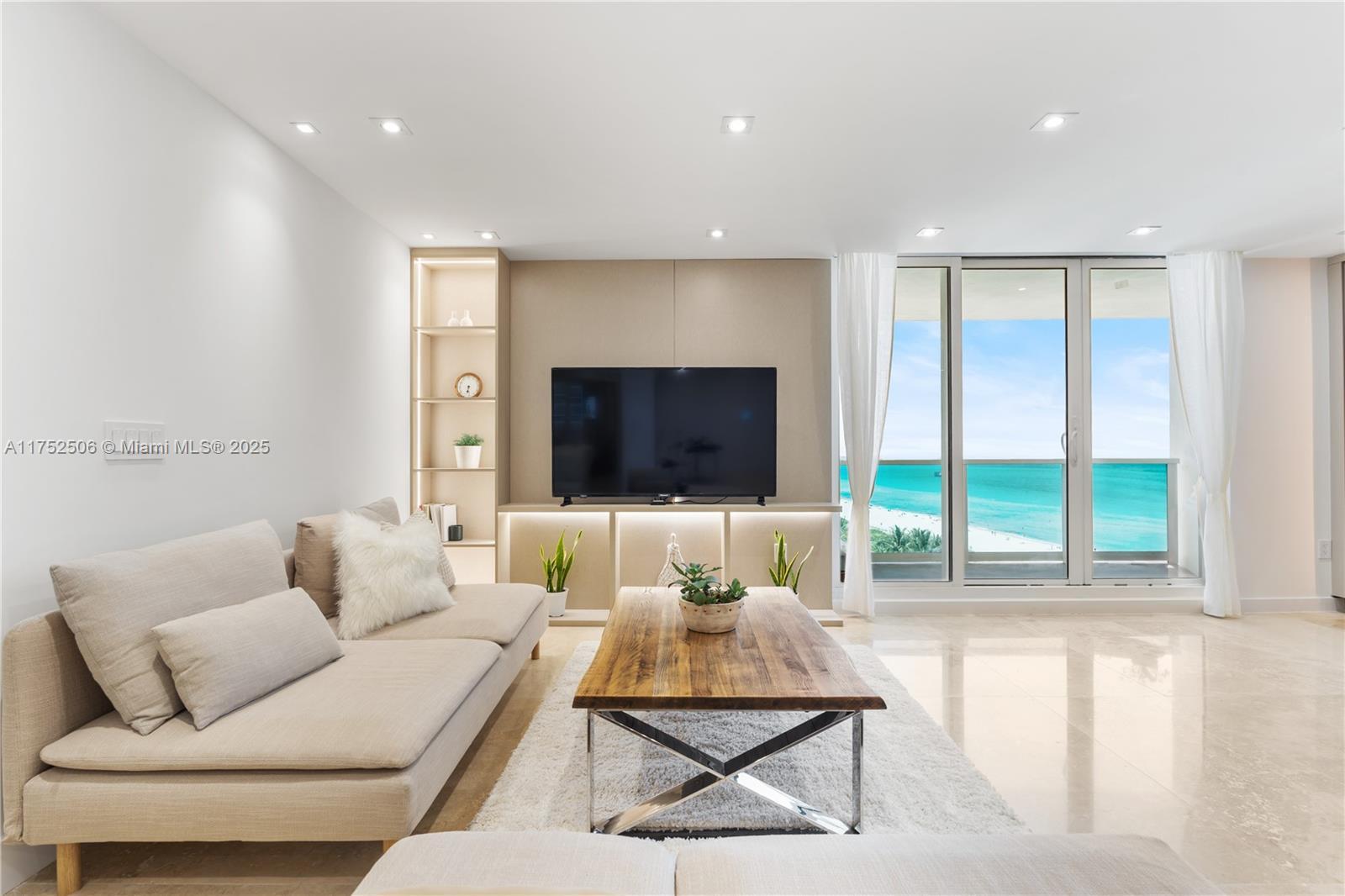 Picture of 2301 Collins Ave # 1012, Miami Beach, FL 33139