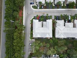 Picture of 2045 Pompeii Ct # 2045, Weston, FL 33327