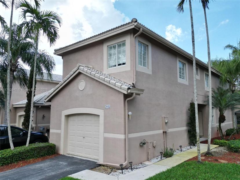 Picture of 2045 Pompeii Ct # 2045, Weston FL 33327