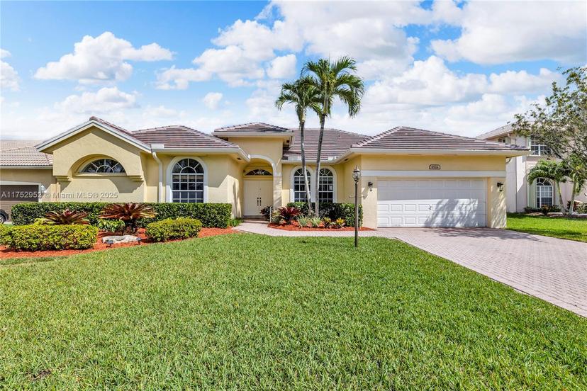 Picture of 6922 E Mariposa Cir E, Pembroke Pines FL 33331