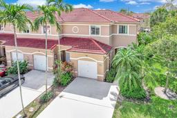 Picture of 7952 N Southwood Cir, Davie, FL 33328