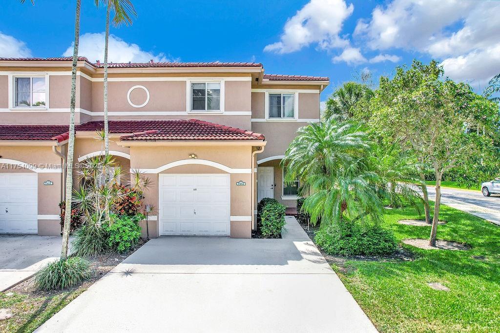 Picture of 7952 N Southwood Cir, Davie, FL 33328