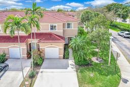 Picture of 7952 N Southwood Cir, Davie, FL 33328