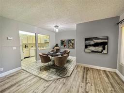 Picture of 118 Lake Pine Cir # 1, Green Acres, FL 33463