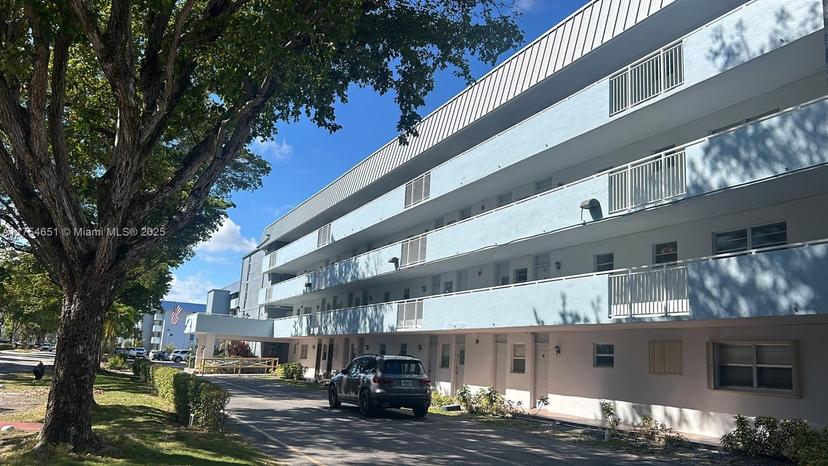 Picture of 3725 NE 169Th St # 400, North Miami Beach FL 33160