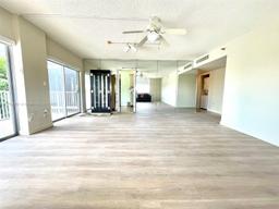 Picture of 3850 Washington St # 301, Hollywood, FL 33021