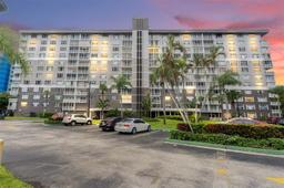 Picture of 3850 Washington St # 301, Hollywood, FL 33021