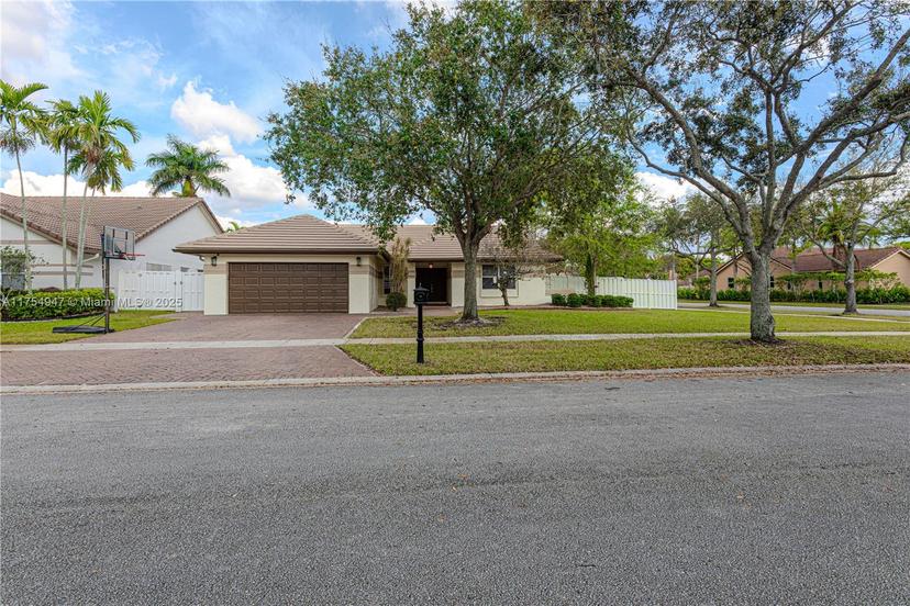 Picture of 101 NW 162Nd Ave, Pembroke Pines FL 33028