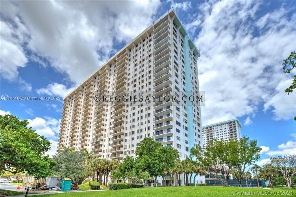 Picture of 1201 S Ocean Dr # 2509S, Hollywood, FL 33019