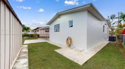 Picture of 3481 SW 87Th Ct, Miami, FL 33165