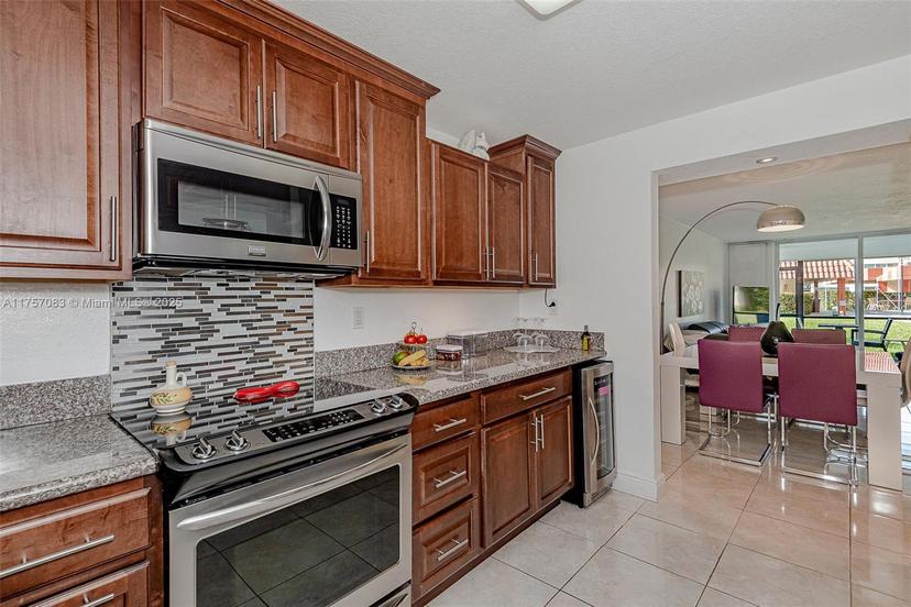 Picture of 9410 N Hollybrook Lake Dr # 109, Pembroke Pines FL 33025