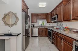 Picture of 9410 N Hollybrook Lake Dr # 109, Pembroke Pines, FL 33025