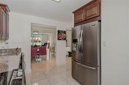 Picture of 9410 N Hollybrook Lake Dr # 109, Pembroke Pines, FL 33025