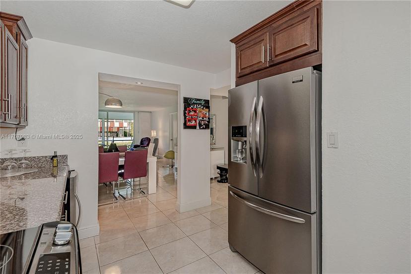 Picture of 9410 N Hollybrook Lake Dr # 109, Pembroke Pines FL 33025