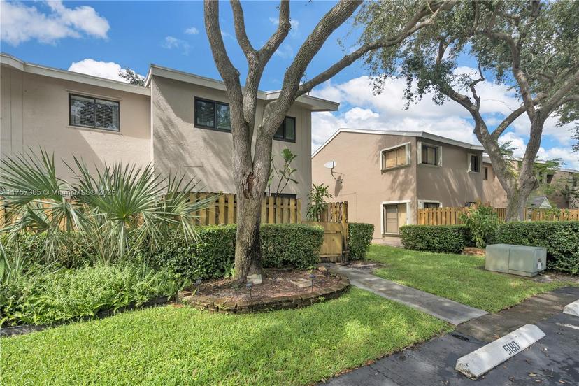 Picture of 5180 S University Dr # 5180, Davie FL 33328