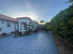 Picture of 852 NW 135Th Ct, Miami, FL 33182