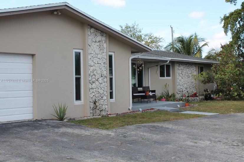 Picture of 1910 SW 98Th Ter, Miramar FL 33025