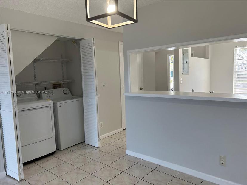 Picture of 4990 SW 31St Ter # 390, Dania Beach FL 33312