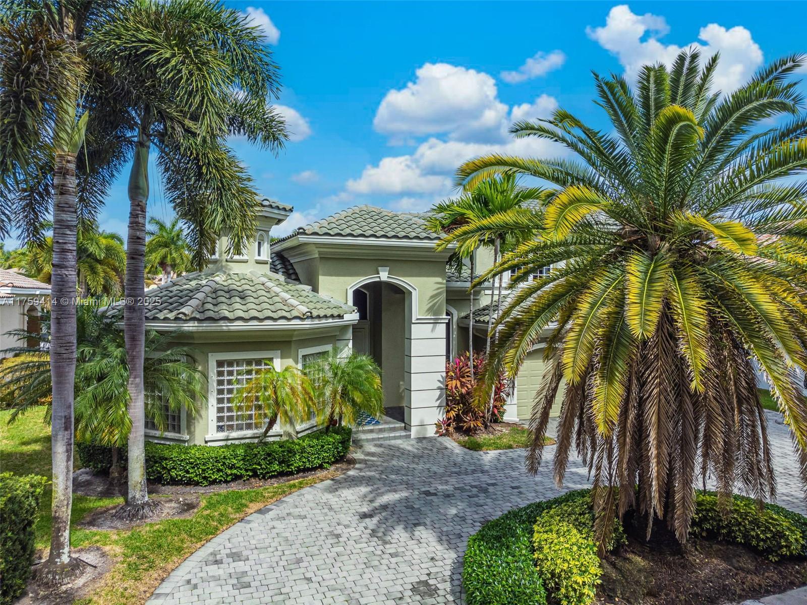 Picture of 10221 Blue Palm St, Plantation, FL 33324