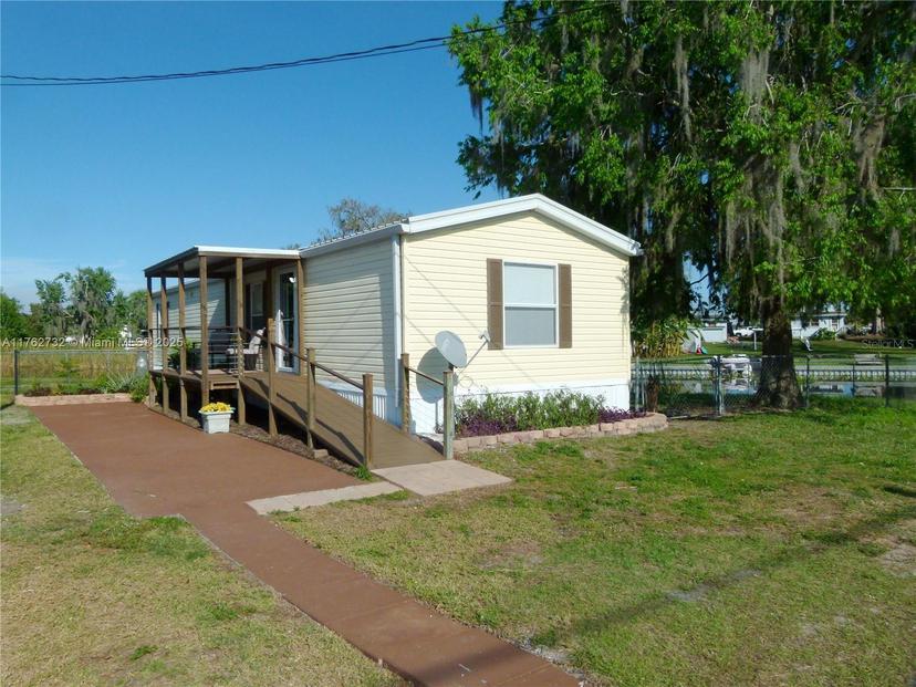 Picture of 1017 1St Street, Bulkhead Ridge FL 34974