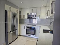 Picture of 3675 N Country Club Dr # 1010, Aventura, FL 33180