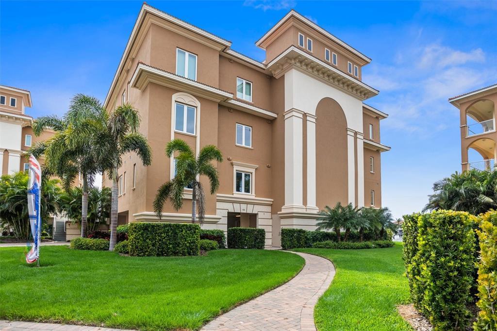 Picture of 44 Bayview Court S Unit A, St Petersburg, FL 33711