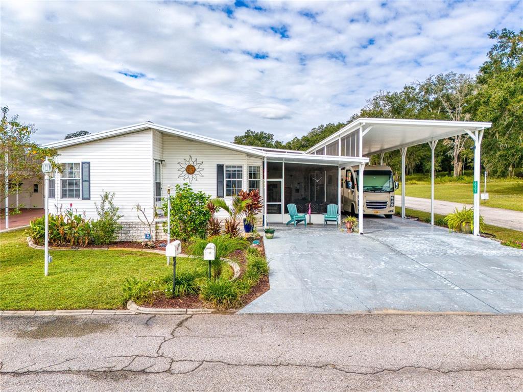 Picture of 10101 Airetop Avenue, Dade City, FL 33525