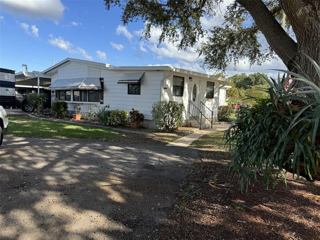 Picture of 9000 Lake Point Boulevard, Lake Wales, FL 33898