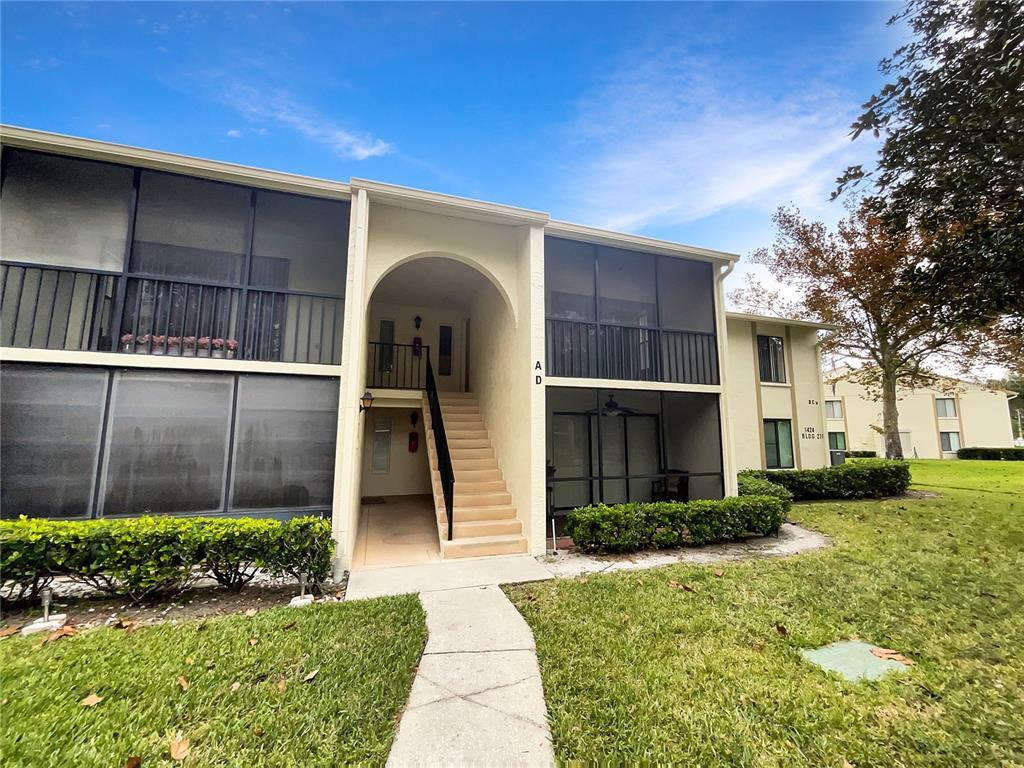 Picture of 1424 Pine Glen Lane Unit D2, Tarpon Springs, FL 34688