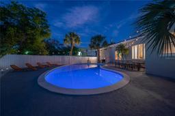 Picture of 125 Harbor Bluff Drive, Largo, FL 33770