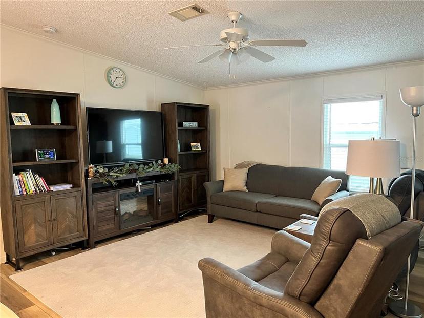 Picture of 7106 Americana Drive Ne Unit 140, St Petersburg FL 33702