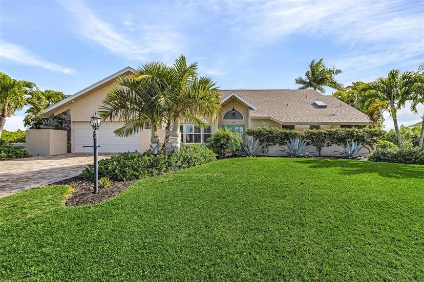 Picture of 6930 Julie Ann Court, Fort Myers FL 33919