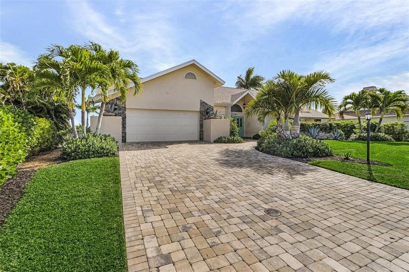 Picture of 6930 Julie Ann Court, Fort Myers FL 33919