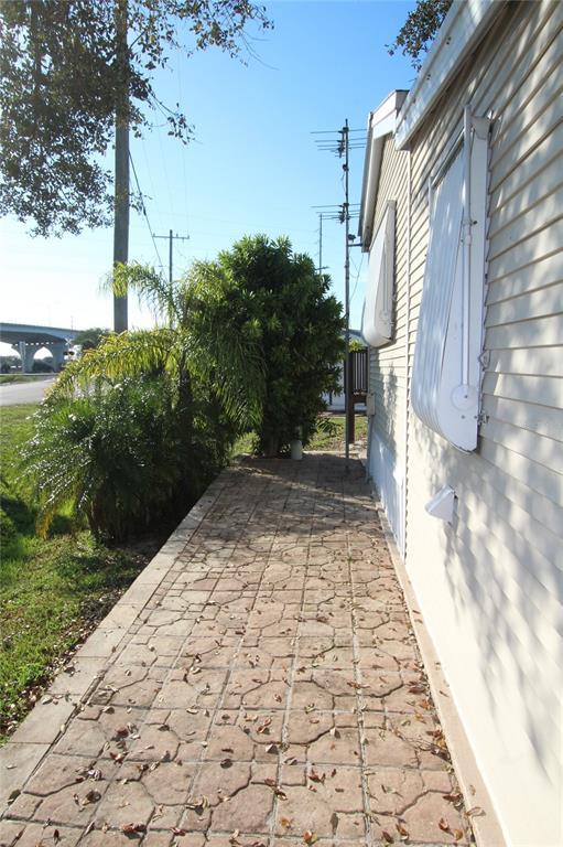 Picture of 1159 Daniels Road Se Unit 1, Moore Haven FL 33471