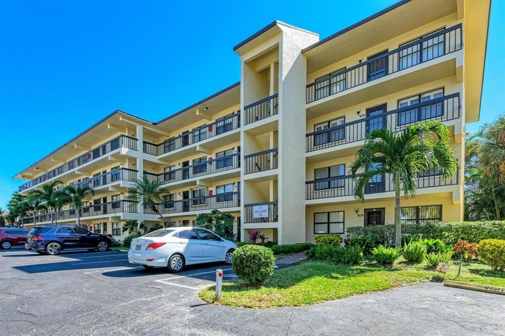 Picture of 315 30Th Avenue W Unit B305, Bradenton, FL 34205