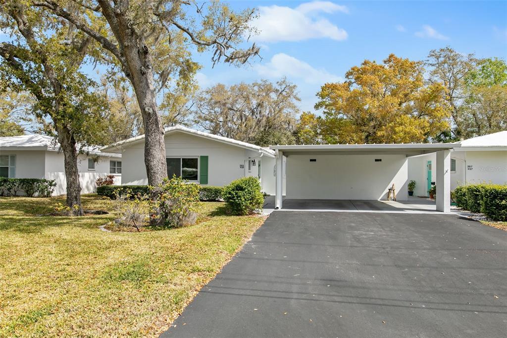 Picture of 3915 Schwalbe Drive Unit 128, Sarasota, FL 34235