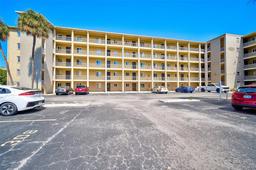 Picture of 3619 Lake Bayshore Drive Unit 402, Bradenton, FL 34205