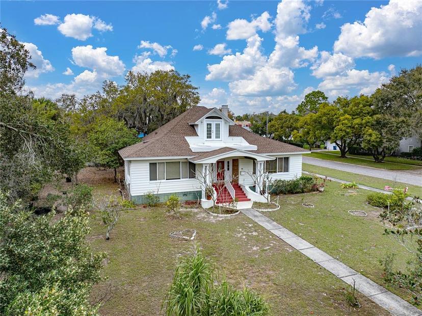 Picture of 102 S Lakeshore Boulevard, Lake Wales FL 33853