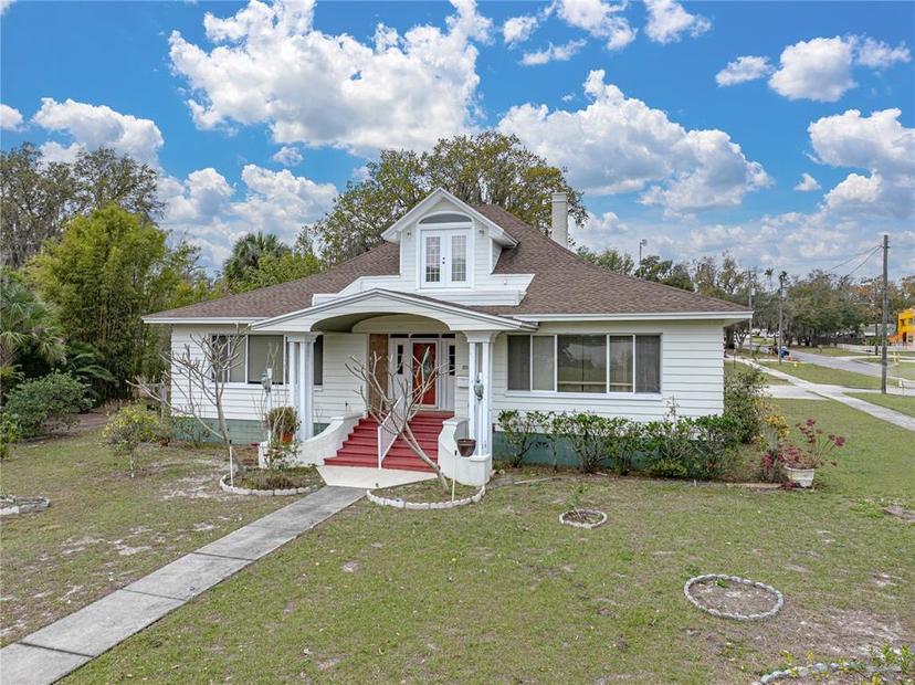 Picture of 102 S Lakeshore Boulevard, Lake Wales FL 33853