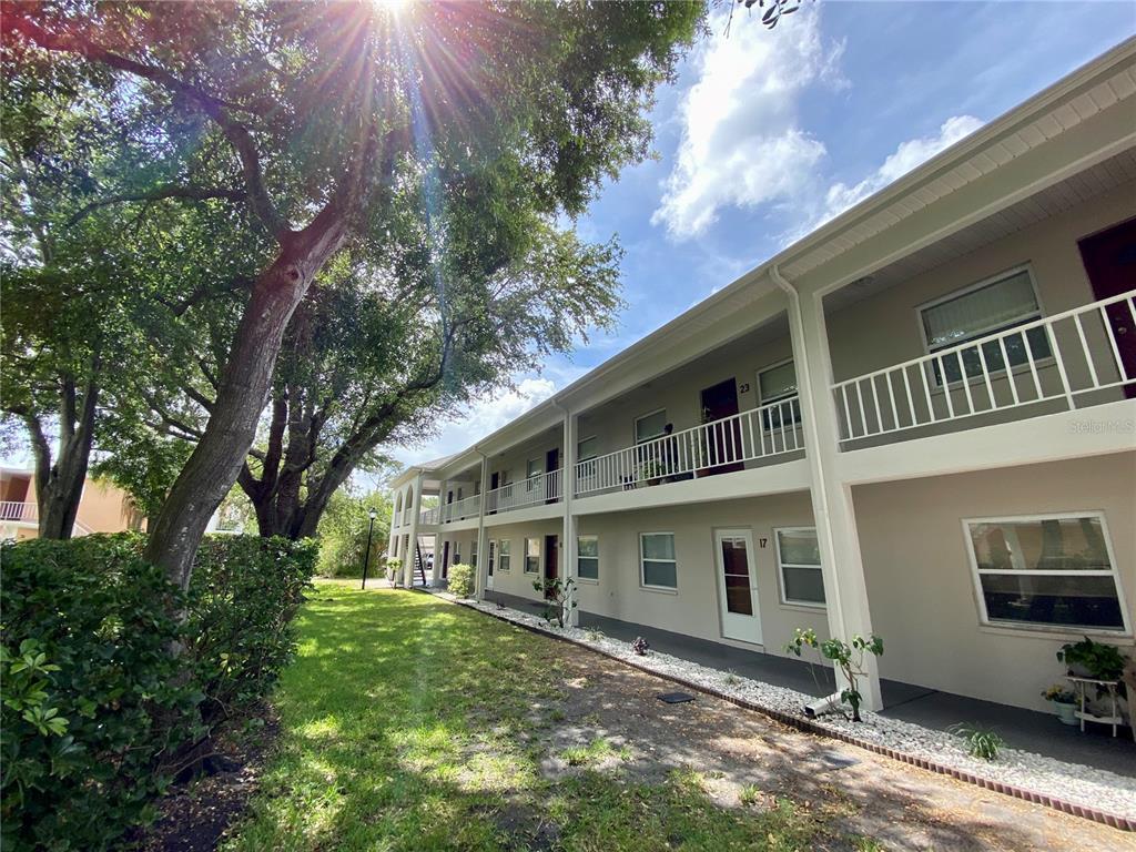 Picture of 8304 Bardmoor Boulevard Unit 104, Seminole, FL 33777