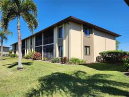 Picture of 4016 Oakview Drive Unit J8, Punta Gorda, FL 33980