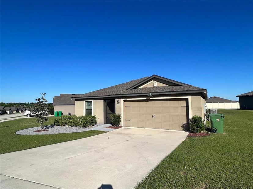 Picture of 1444 Swan Lake Cir, Dundee FL 33838