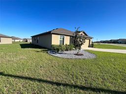 Picture of 1444 Swan Lake Cir, Dundee, FL 33838