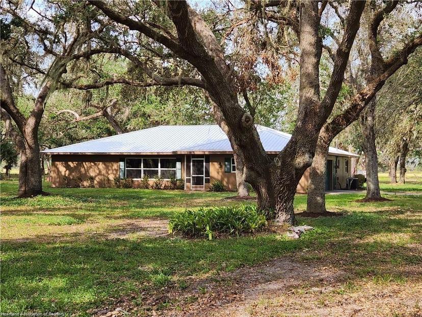 Picture of 875 County Road 731, Venus FL 33960