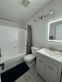 Picture of 136 W America Street Unit 118, Orlando, FL 32801