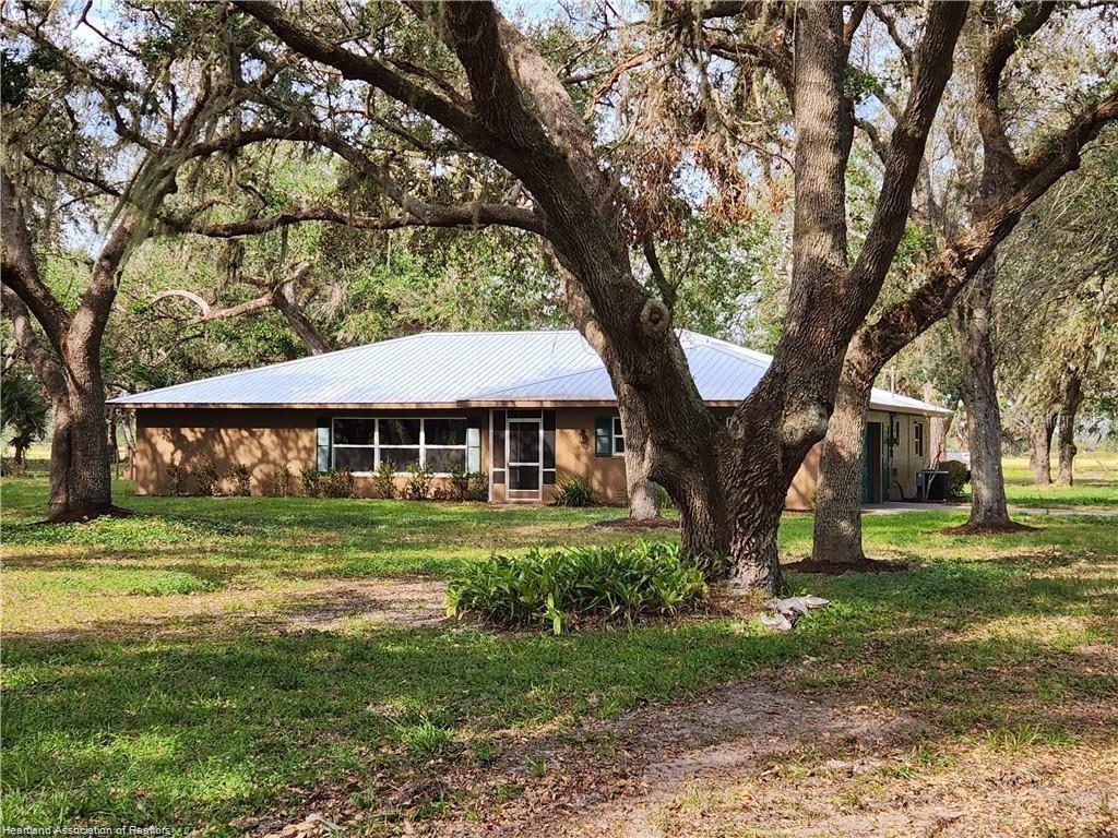 Picture of 875 County Road 731, Venus, FL 33960