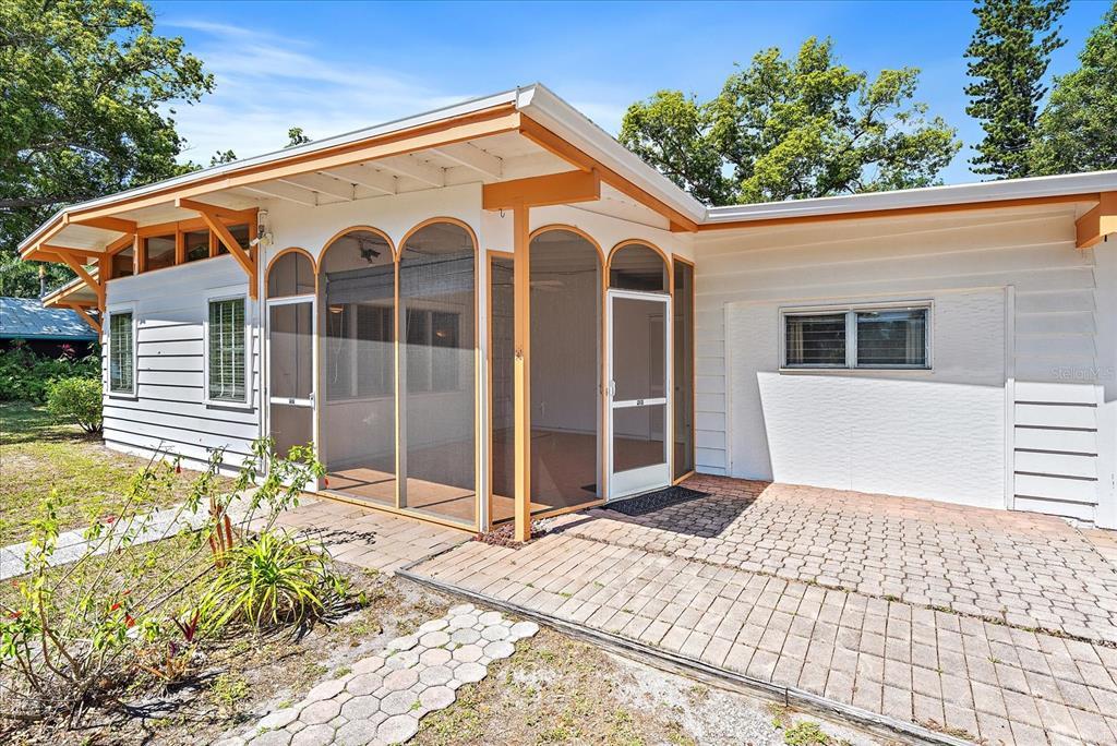 Picture of 1030 Charlotte Avenue, Sarasota, FL 34237