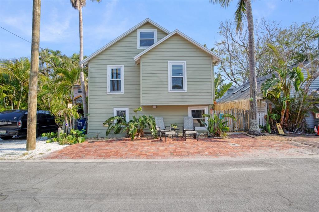 Picture of 117 88Th Avenue, Treasure Island, FL 33706