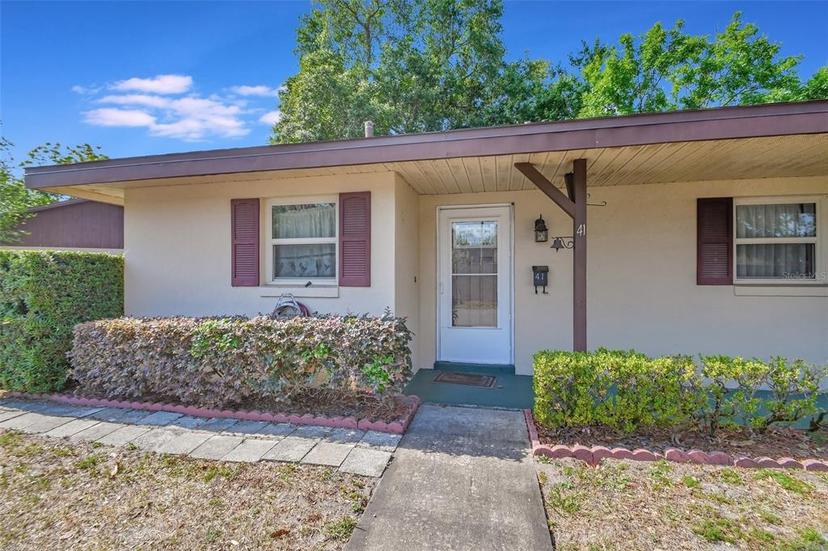 Picture of 41 Villa Villar Court Unit 41, Deland FL 32724