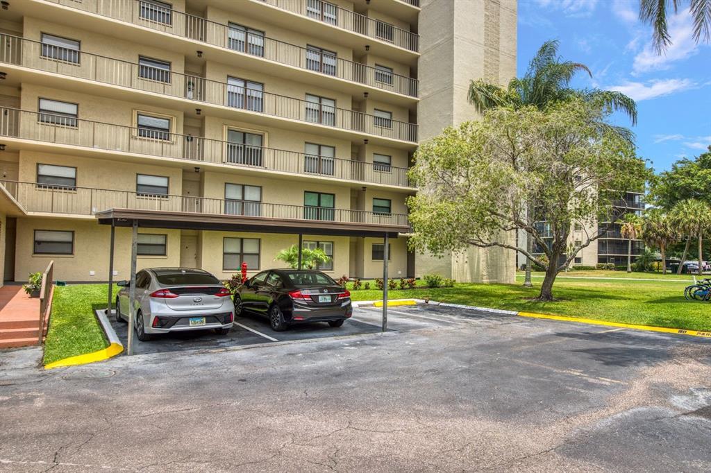 Picture of 900 Cove Cay Drive Unit 1H, Clearwater, FL 33760